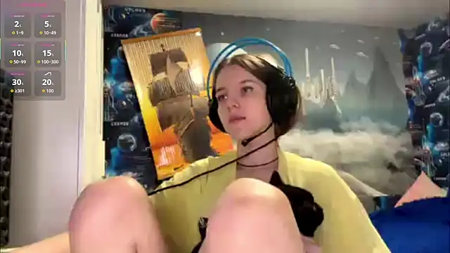 Snapshot of Elira_Breeze chatting on 12/14/25, 03:06 Elira Breeze online show from 12/14/25, 03:06