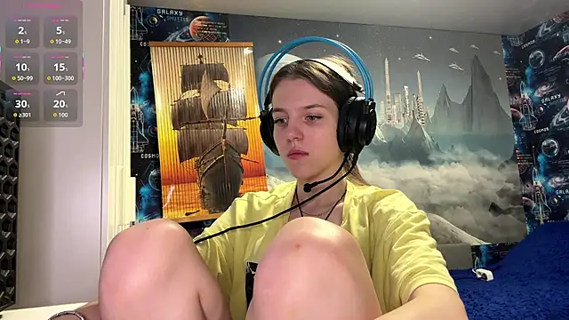 Snapshot of Elira_Breeze chatting on 12/15/25, 03:27 Elira Breeze online show from 12/15/25, 03:27