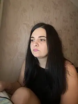 Snapshot of SweetBerryX chatting on 11/18/25, 08:41 SweetBerryX online show from 11/18/25, 08:41