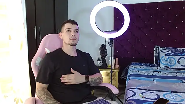 Snapshot of BooyHott_ chatting on 11/05/25, 06:41 BooyHott online show from 11/05/25, 06:41