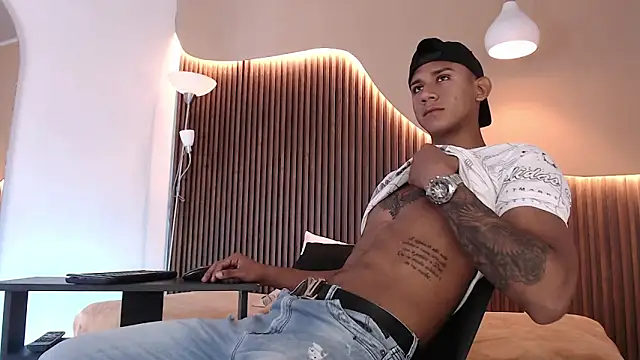 Snapshot of Aiden_steel chatting on 09/27/25, 01:16 Aiden steel online show from 09/27/25, 01:16