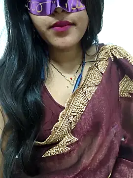 Snapshot of suzika_ chatting on 10/16/25, 03:02 suzika online show from 10/16/25, 03:02