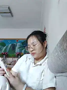 Snapshot of emiu_xinh03 chatting on 09/22/25, 08:27 emiu xinh03 online show from 09/22/25, 08:27