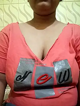 Snapshot of Rupsha707 chatting on 09/23/25, 02:53 Rupsha707 online show from 09/23/25, 02:53