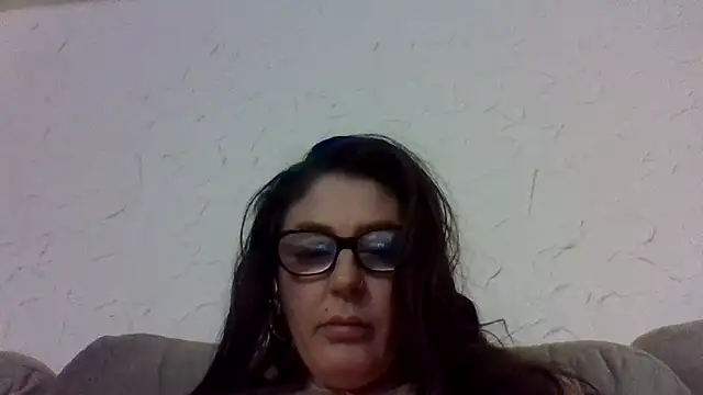 Rileyxxx69 online show from 12/04/25, 10:18