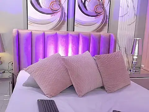 Snapshot of LuisaJonnes_ chatting on 09/20/25, 01:01 LuisaJonnes  online show from 09/20/25, 01:01