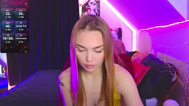 Snapshot of KitsyMoore chatting on 09/27/25, 01:05 KitsyMoore online show from 09/27/25, 01:05