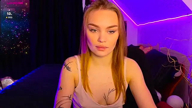 Snapshot of KitsyMoore chatting on 10/01/25, 09:04 KitsyMoore online show from 10/01/25, 09:04