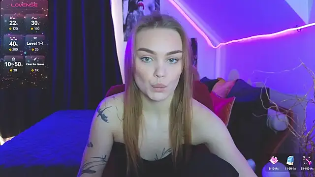 Snapshot of KitsyMoore chatting on 10/11/25, 01:09 KitsyMoore online show from 10/11/25, 01:09