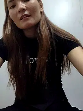 Snapshot of phuongxinhxan chatting on 10/03/25, 02:36 phuongxinhxan online show from 10/03/25, 02:36