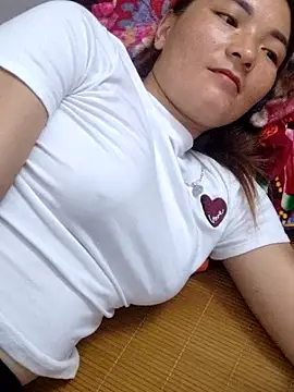 Snapshot of phuongxinhxan chatting on 10/04/25, 02:42 phuongxinhxan online show from 10/04/25, 02:42