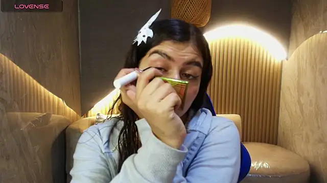 Snapshot of dany_r_ chatting on 10/08/25, 12:47 dany r online show from 10/08/25, 12:47