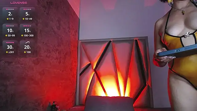 Snapshot of Isabella-Rosssi chatting on 11/11/25, 04:34 Isabella-Rosssi online show from 11/11/25, 04:34