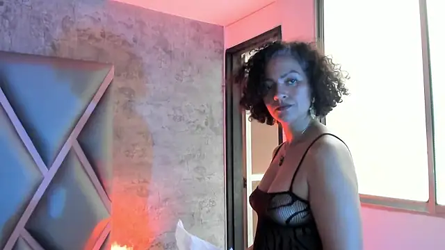 Snapshot of Isabella-Rosssi chatting on 11/23/25, 04:51 Isabella-Rosssi online show from 11/23/25, 04:51