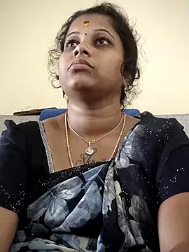 sweetqueen143 online show from 10/05/25, 06:12