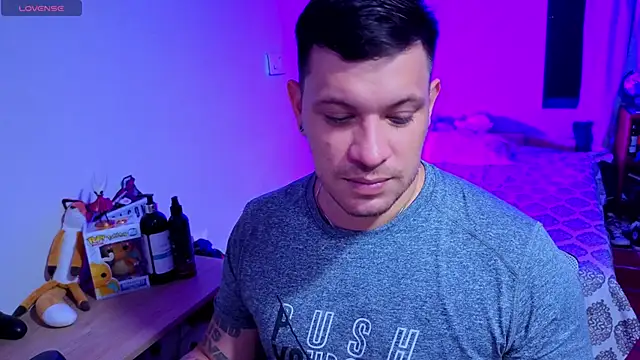 Snapshot of ryden_01 chatting on 09/29/25, 04:17 ryden 01 online show from 09/29/25, 04:17