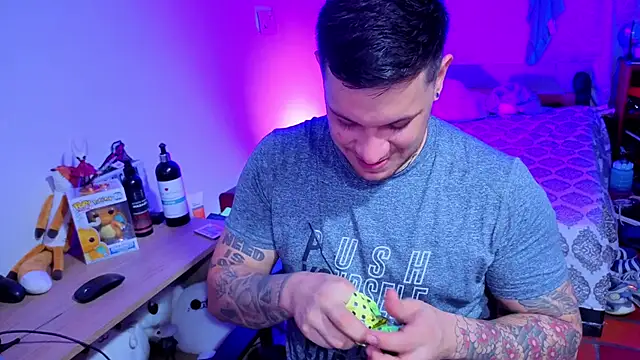 Snapshot of ryden_01 chatting on 10/01/25, 05:35 ryden 01 online show from 10/01/25, 05:35