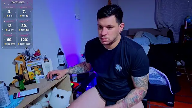 Snapshot of ryden_01 chatting on 10/17/25, 02:59 ryden 01 online show from 10/17/25, 02:59