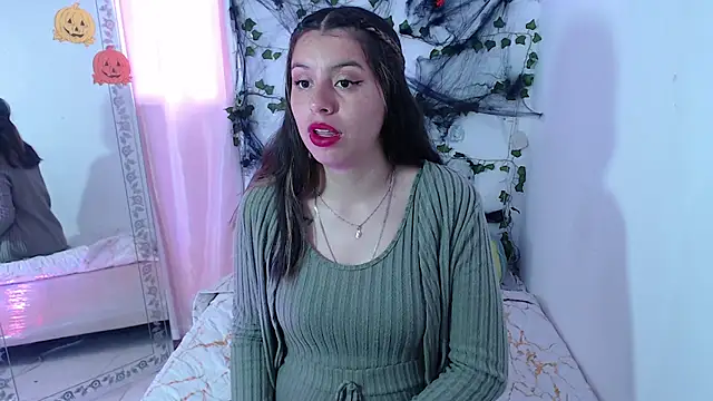 Snapshot of kamillew chatting on 10/22/25, 12:27 kamillew online show from 10/22/25, 12:27