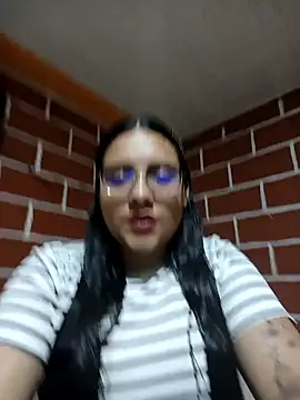 Snapshot of Sabrina_06 chatting on 09/19/25, 12:23 Sabrina 06 online show from 09/19/25, 12:23