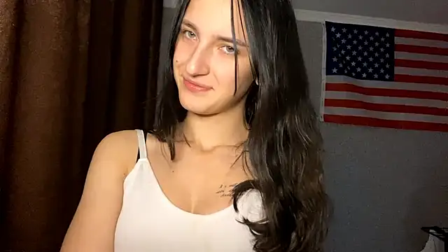 Snapshot of TifanyRawi chatting on 09/30/25, 10:04 TifanyRawi online show from 09/30/25, 10:04