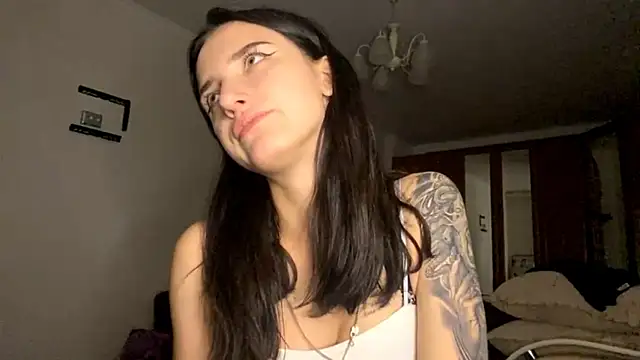 Snapshot of TifanyRawi chatting on 10/03/25, 09:34 TifanyRawi online show from 10/03/25, 09:34