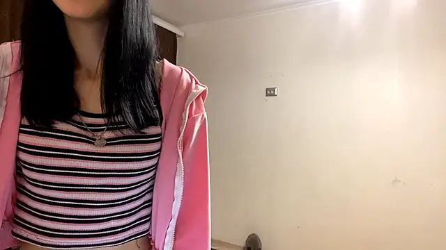 Snapshot of TifanyRawi chatting on 11/03/25, 02:18 TifanyRawi online show from 11/03/25, 02:18