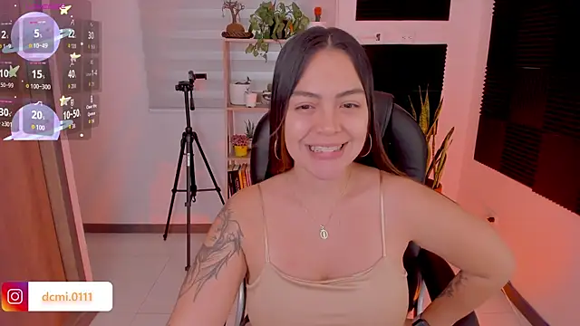 Snapshot of TaniaVelvet chatting on 10/23/25, 04:28 TaniaVelvet online show from 10/23/25, 04:28