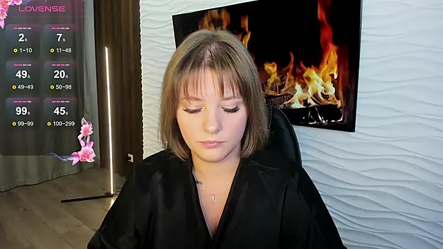 Snapshot of Emma_Creamy chatting on 09/19/25, 11:44 Emma Creamy online show from 09/19/25, 11:44