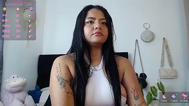 Snapshot of Camila_Torresss chatting on 11/06/25, 07:48 Camila Torresss online show from 11/06/25, 07:48