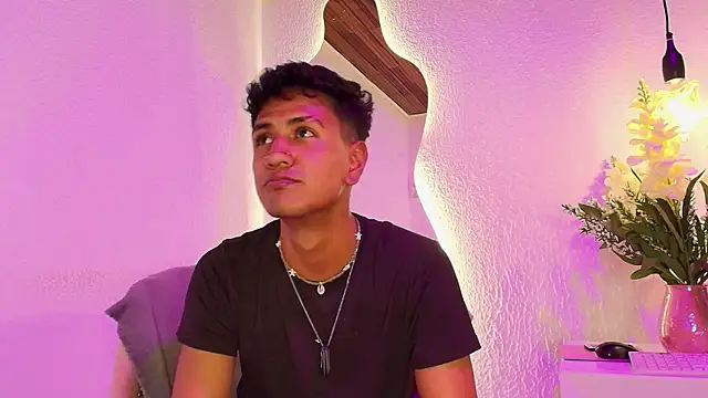 NoahLuxe nom online show from 09/20/25, 04:13