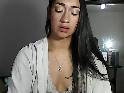 Snapshot of Miia__strog chatting on 10/26/25, 07:09 Miia  strog online show from 10/26/25, 07:09