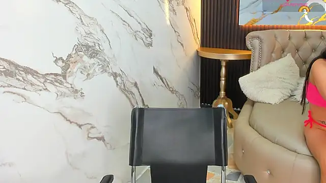 MIA RUSSELL  online show from 10/02/25, 07:32