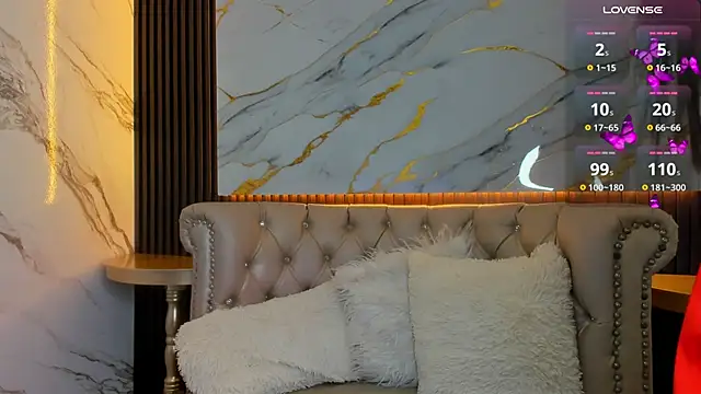 MIA RUSSELL  online show from 10/10/25, 08:08