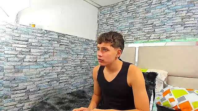 Julian wolf18 online show from 09/22/25, 01:35