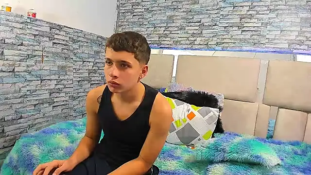 Julian wolf18 online show from 10/10/25, 03:00