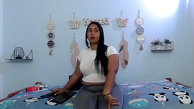 Snapshot of evannesanicol08 chatting on 10/16/25, 02:07 evannesanicol08 online show from 10/16/25, 02:07