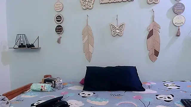 Snapshot of evannesanicol08 chatting on 10/26/25, 02:23 evannesanicol08 online show from 10/26/25, 02:23