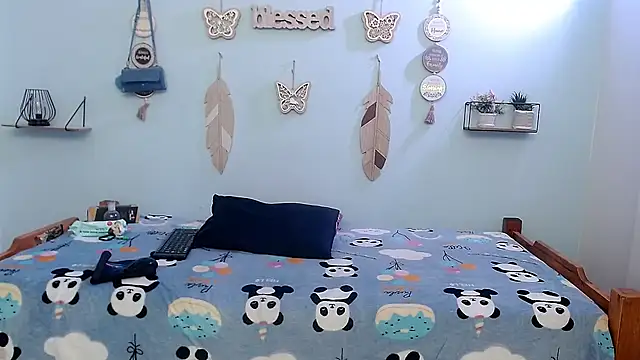 Snapshot of evannesanicol08 chatting on 11/05/25, 02:17 evannesanicol08 online show from 11/05/25, 02:17