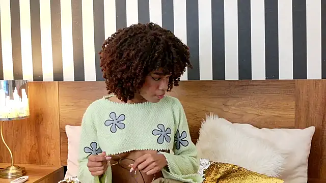 Snapshot of Stellaciel_ chatting on 10/26/25, 02:23 Stellaciel online show from 10/26/25, 02:23