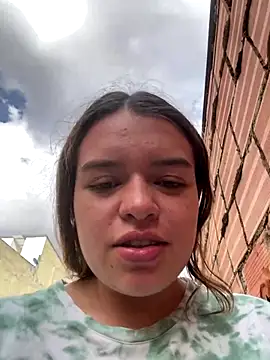 Snapshot of Aphrill chatting on 10/26/25, 08:26 Aphrill online show from 10/26/25, 08:26