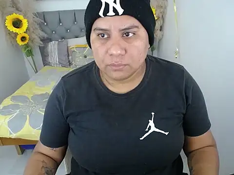 hotlesby valery online show from 10/31/25, 11:55