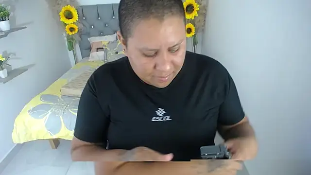 hotlesby valery online show from 11/21/25, 08:18