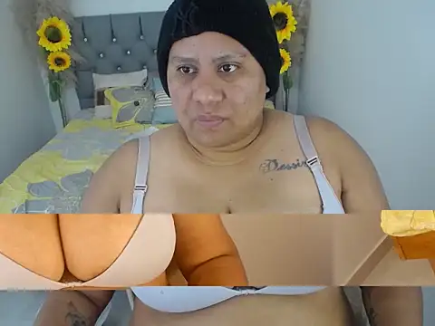 hotlesby valery online show from 12/05/25, 12:14