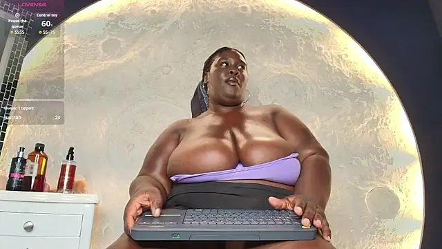 CarolinaGomez  online show from 11/10/25, 07:35