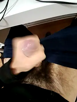 Snapshot of mecumming2 chatting on 10/02/25, 10:00 mecumming2 online show from 10/02/25, 10:00