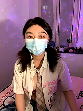 Snapshot of fioralba chatting on 09/19/25, 09:04 fioralba online show from 09/19/25, 09:04