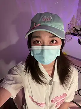 Snapshot of fioralba chatting on 10/11/25, 05:00 fioralba online show from 10/11/25, 05:00