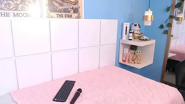 PenelopeBond online show from 10/30/25, 01:56