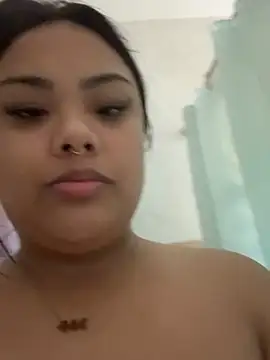 Snapshot of kiaradanielaxx chatting on 10/30/25, 01:40 kiaradanielaxx online show from 10/30/25, 01:40